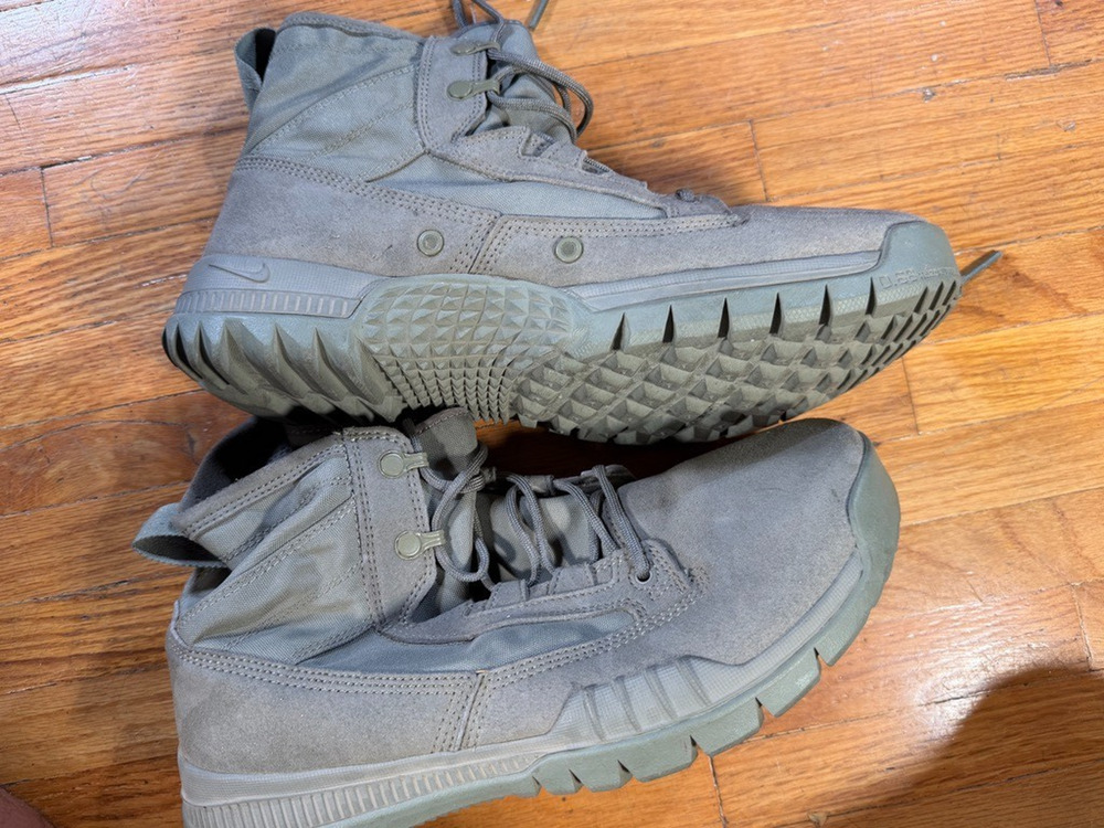 Nike SFB Field 6” Tactical Boots Sage Gray Green Men’s Size 9 631360-220